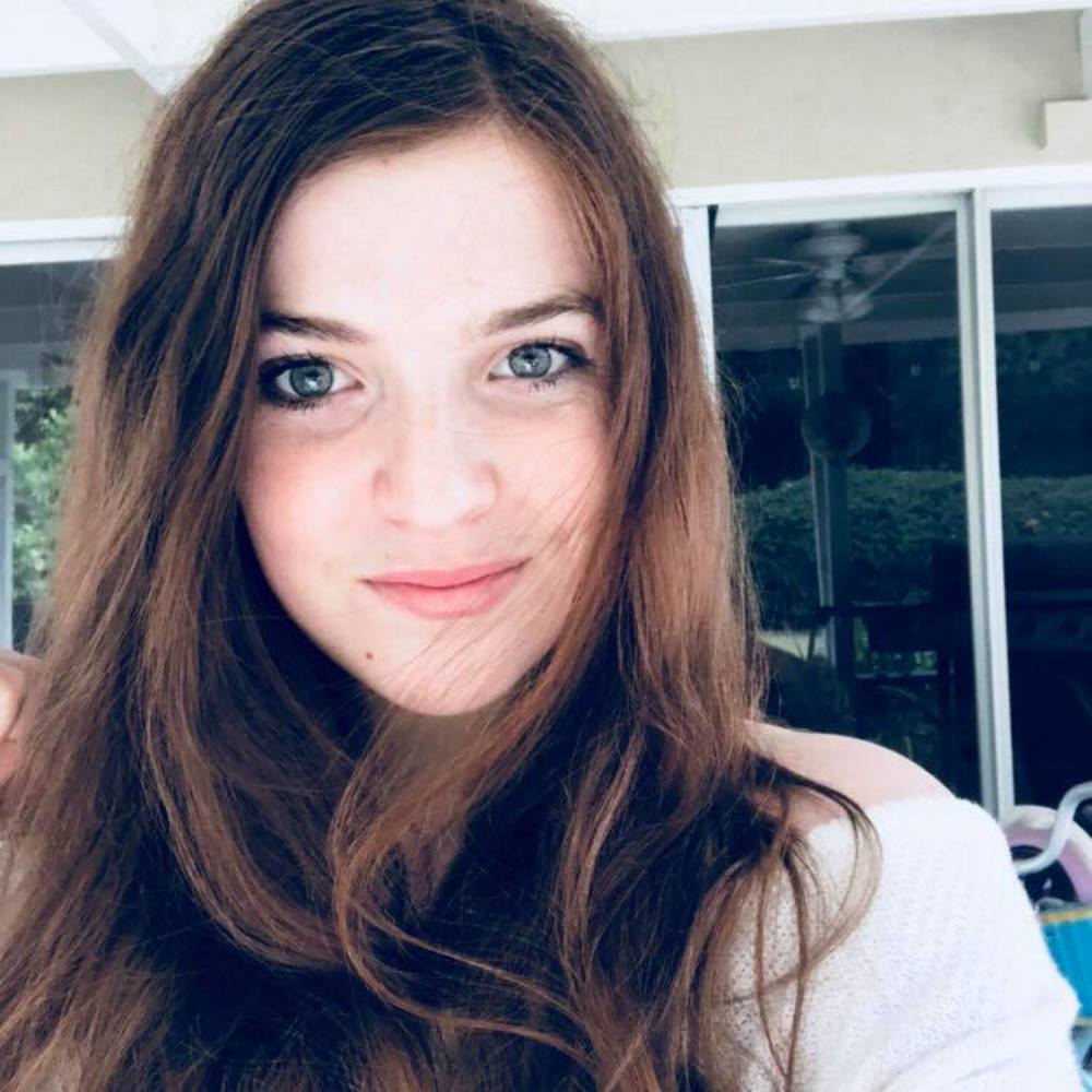 Meet your Posher, Cayla